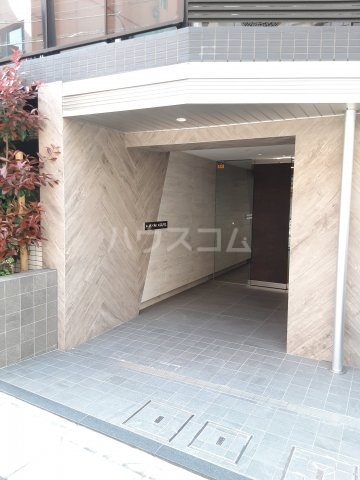 25/30 エントランス