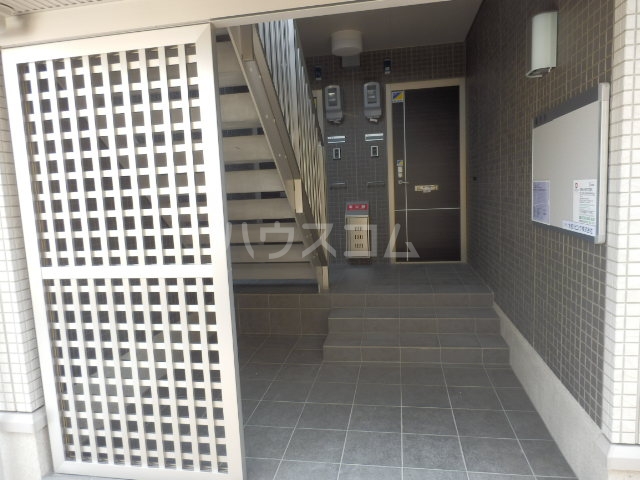 22/30 エントランス