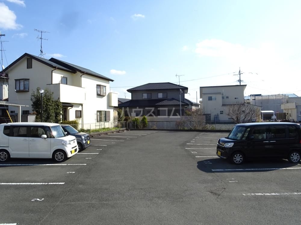 23/30 駐車場