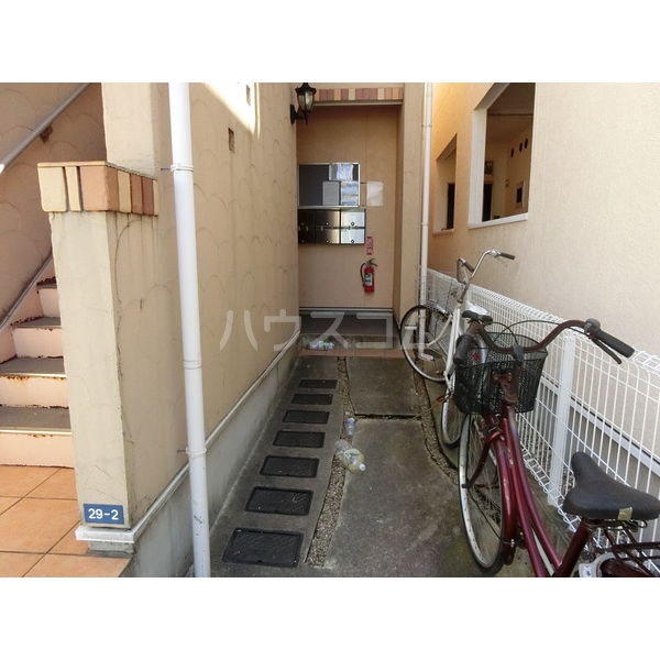 29/30 エントランス