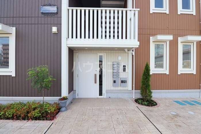 19/23 エントランス