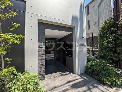 21/25 エントランス