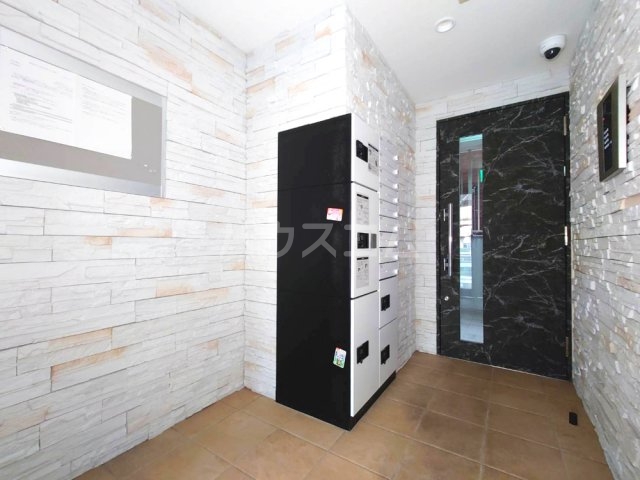 20/26 エントランス