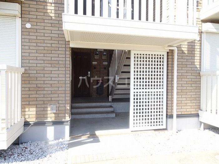 18/21 エントランス