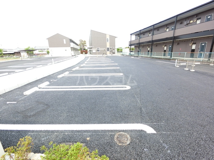 16/17 駐車場
