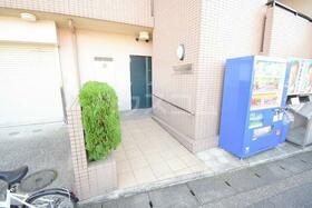 18/26 エントランス