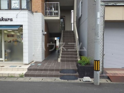 16/24 エントランス