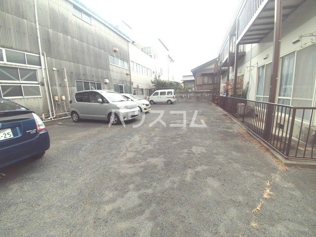 28/30 駐車場