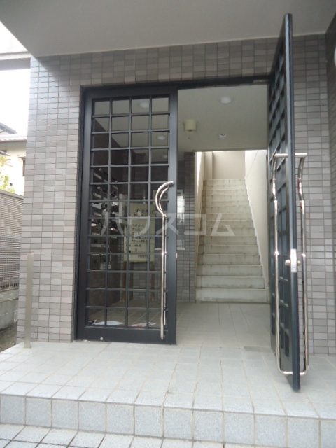 2/5 エントランス