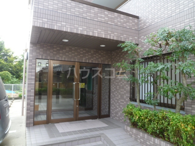 16/21 エントランス