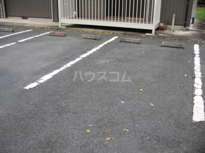 16/16 駐車場