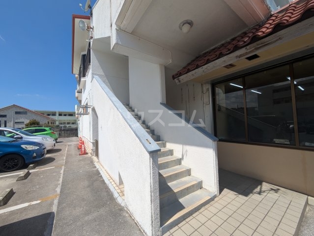 16/27 エントランス