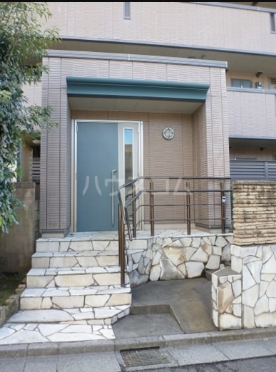 21/29 エントランス