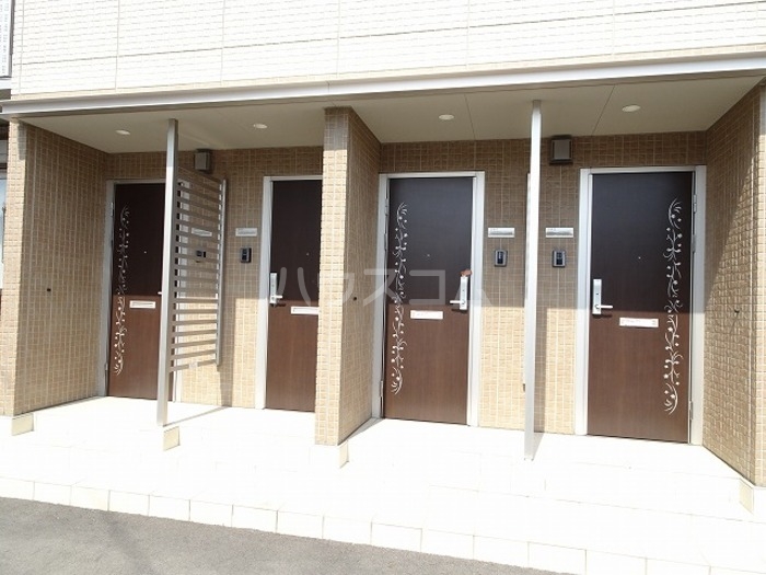 17/19 エントランス