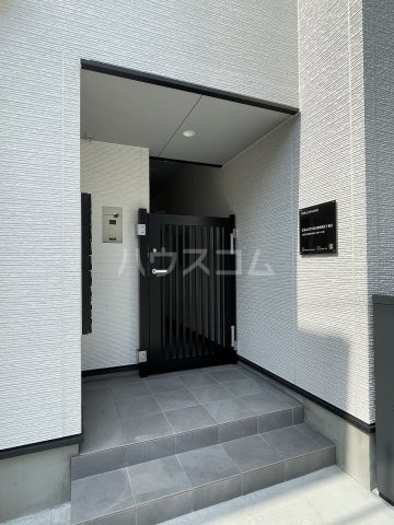 26/30 エントランス