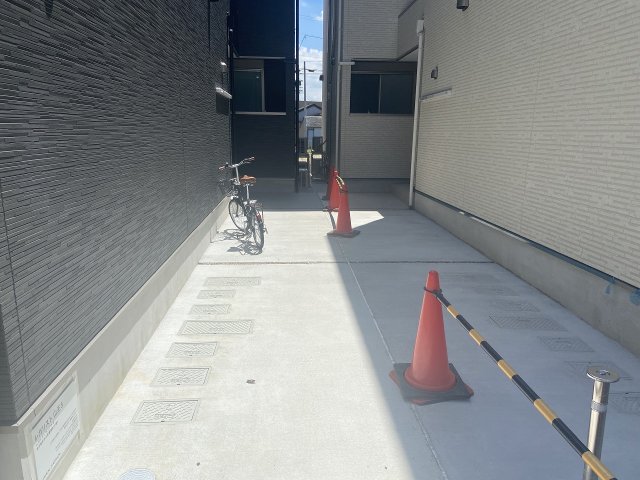 22/28 エントランス