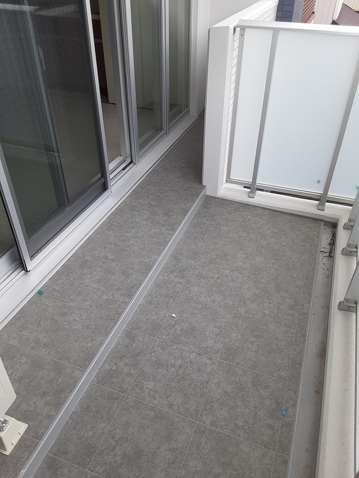 16/27 バルコニー