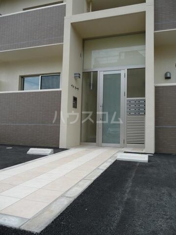 21/30 エントランス