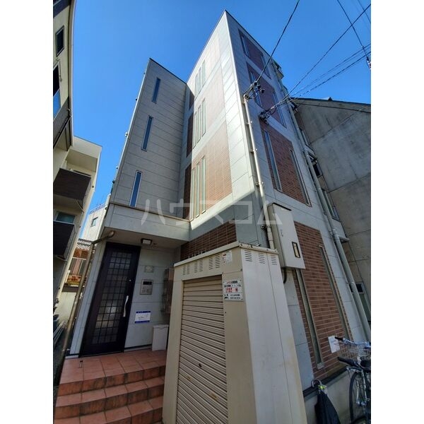 16/22 エントランス