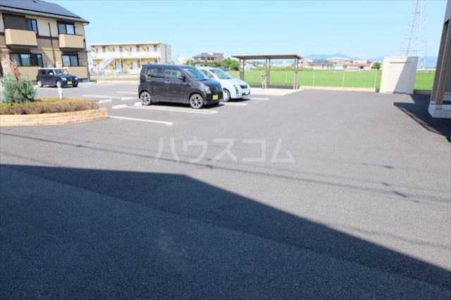 14/19 駐車場
