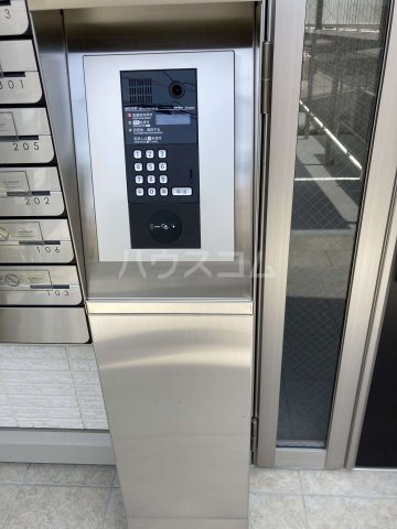 2/4 エントランス