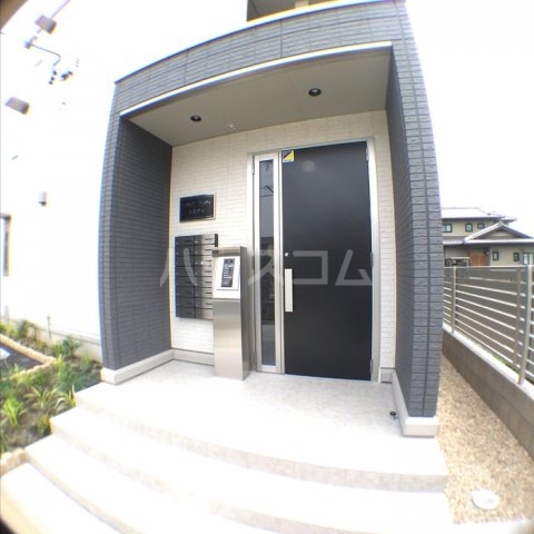 14/22 エントランス