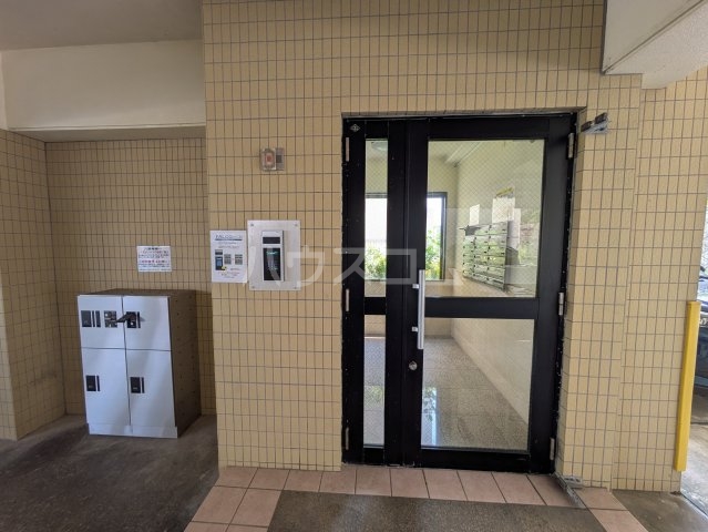 15/19 エントランス