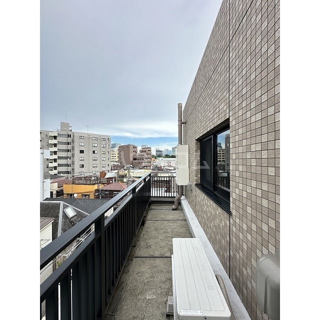 13/21 バルコニー