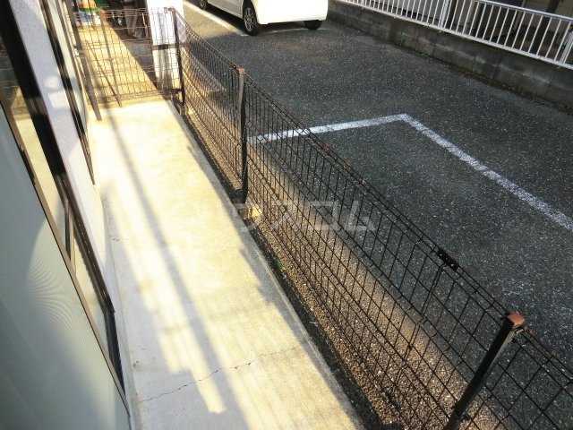 13/14 駐車場