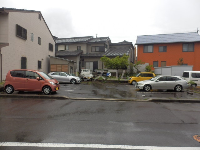 20/26 駐車場