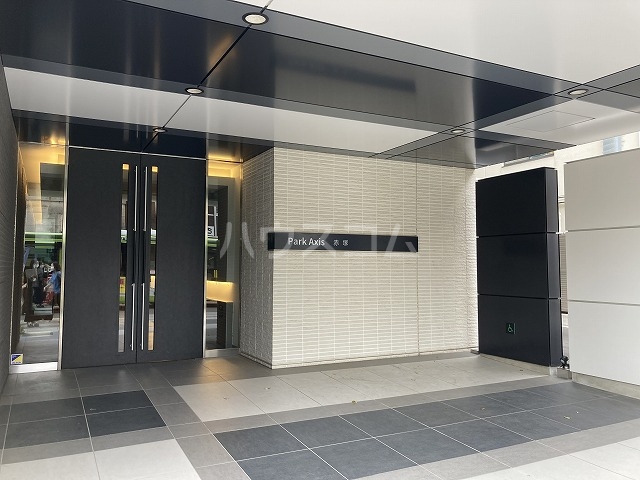 21/22 エントランス