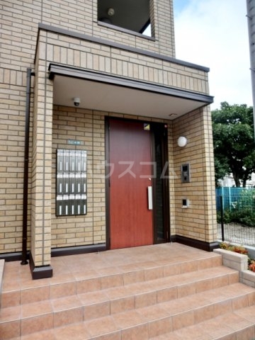 24/30 エントランス