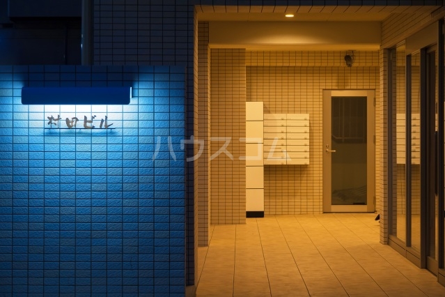 15/19 エントランス