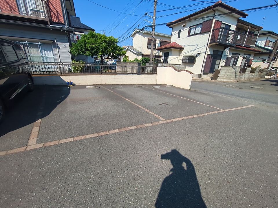 28/30 駐車場
