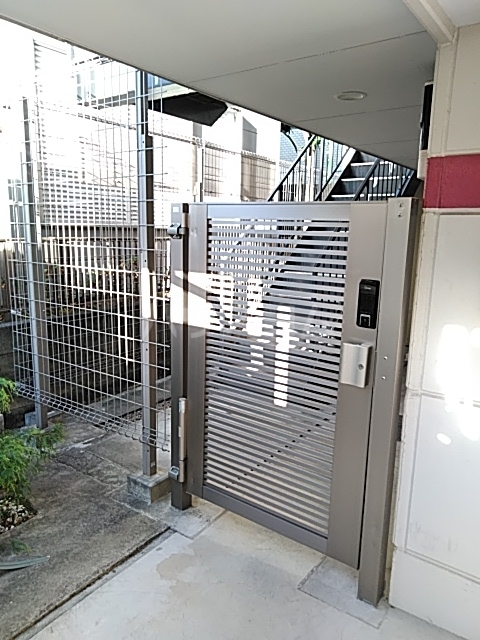 20/27 エントランス