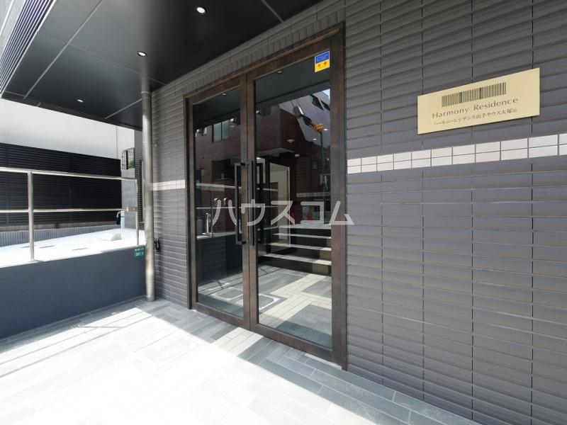 16/21 エントランス