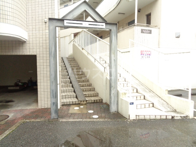 29/30 エントランス