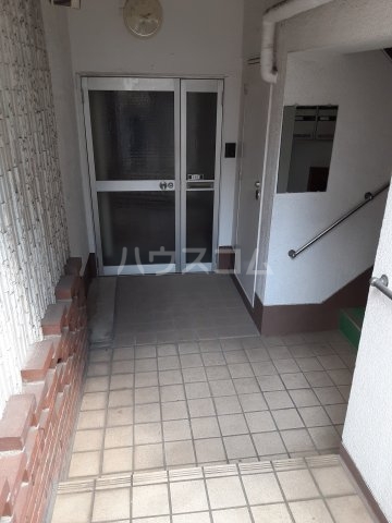 22/30 エントランス