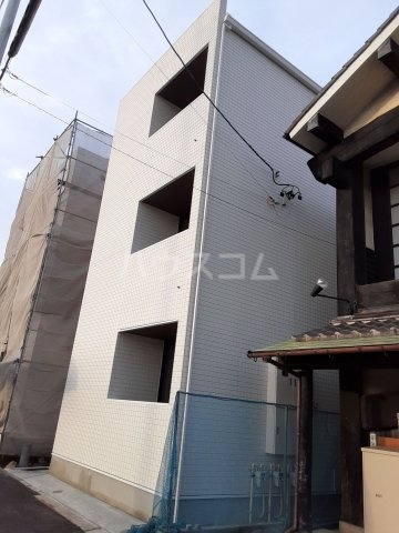 22/30 エントランス