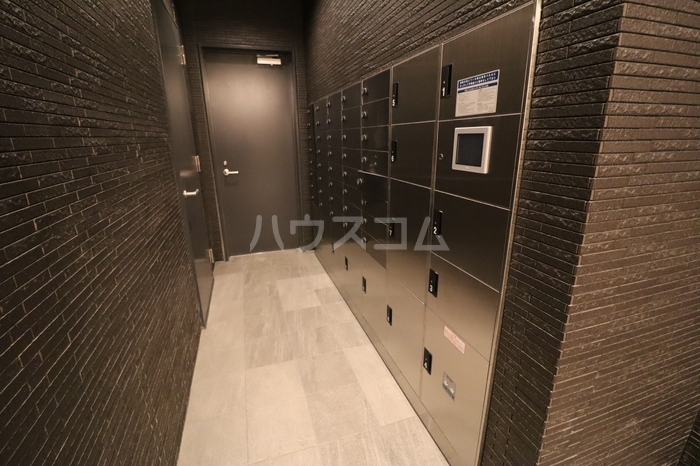 20/23 エントランス