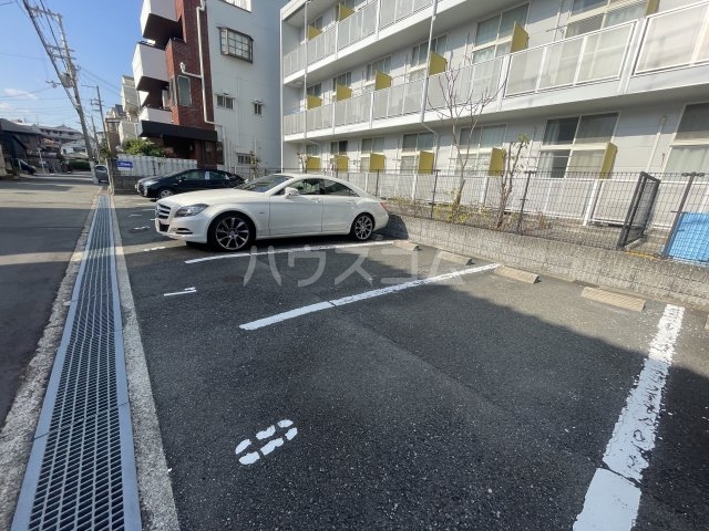 25/30 駐車場