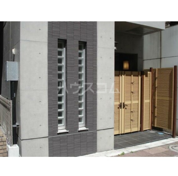 29/30 エントランス