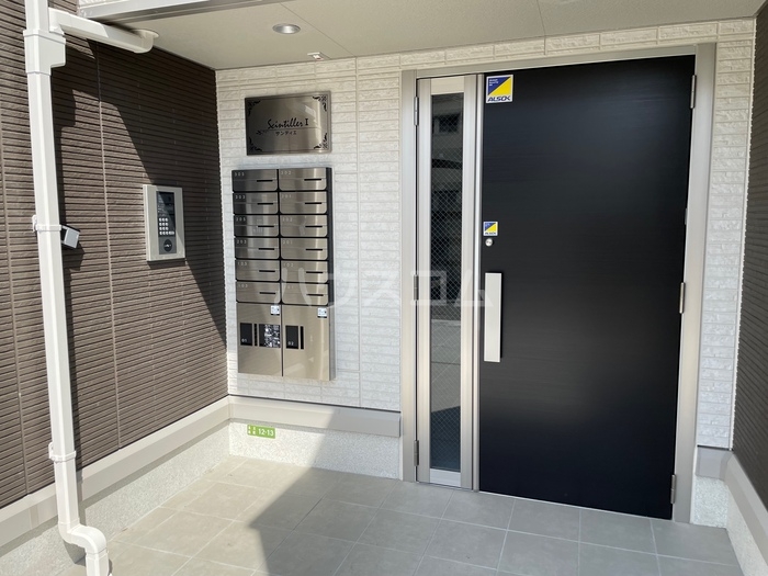 19/20 エントランス