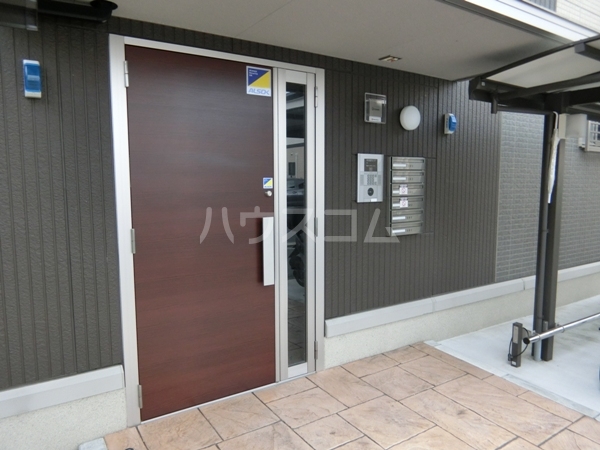 14/18 エントランス