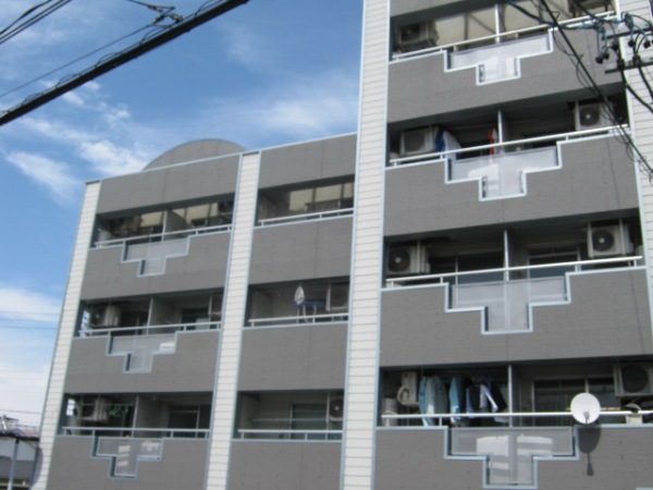 2/4 外観