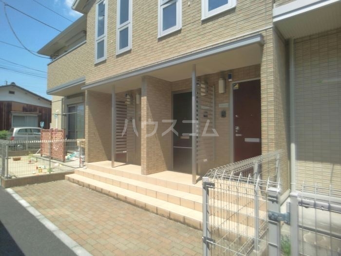 18/27 エントランス