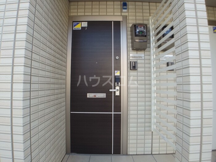 16/17 エントランス