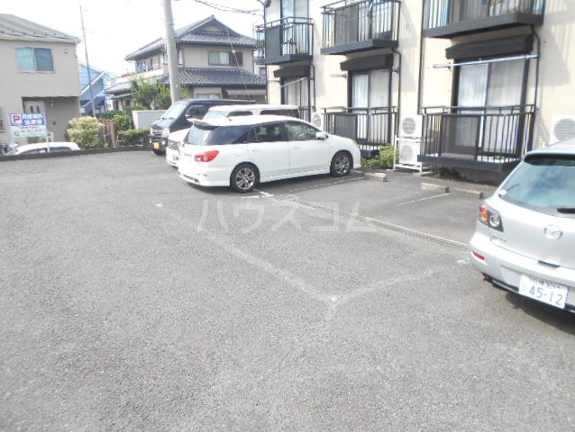 28/30 駐車場