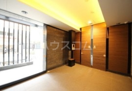 21/30 エントランス