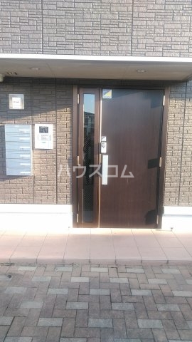 26/30 エントランス